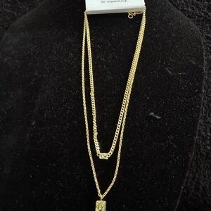 Elegant Gold Layered Necklace